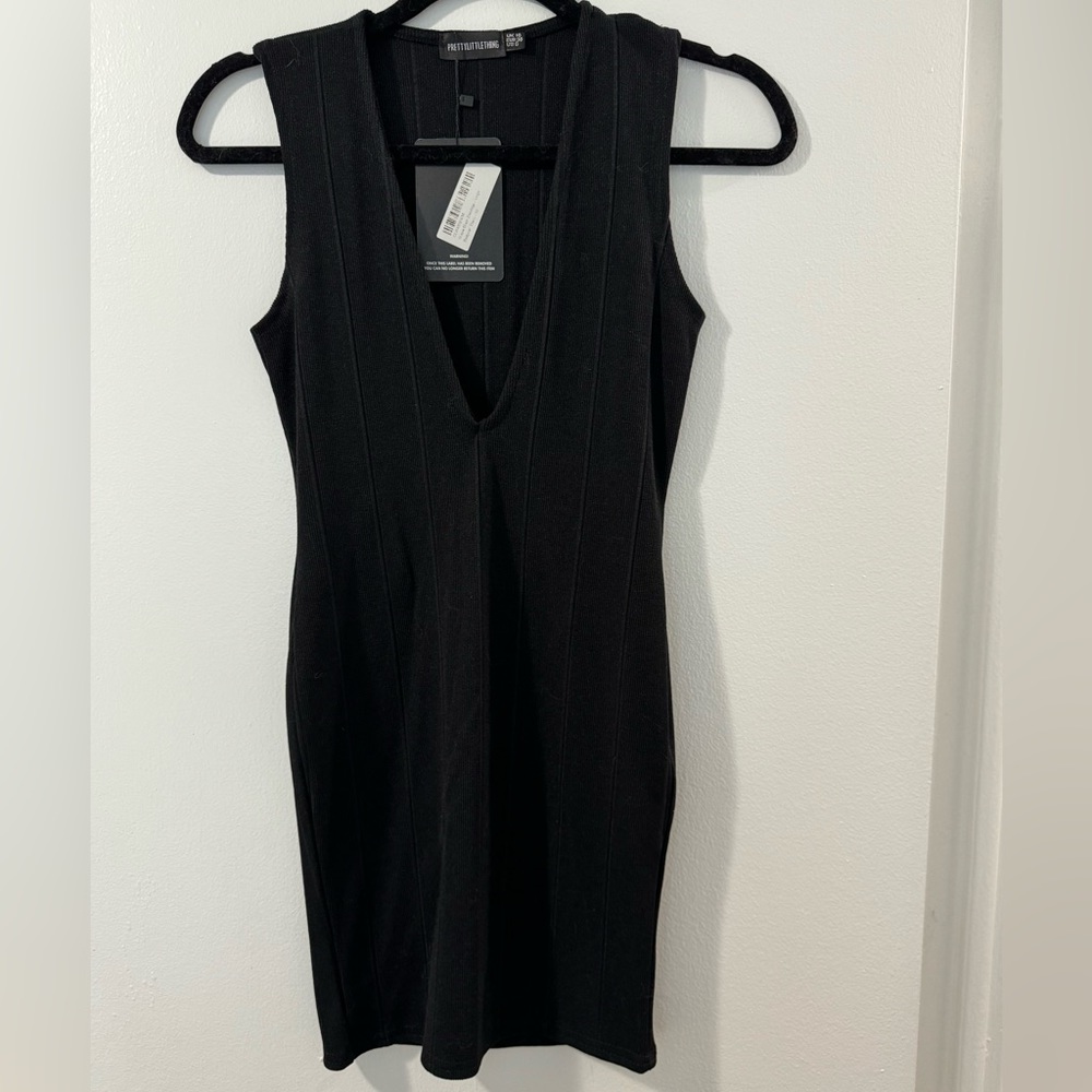 NWT 6 Pretty Little Thing Bodycon Mini Dress Black Deep V Neck Small Med…